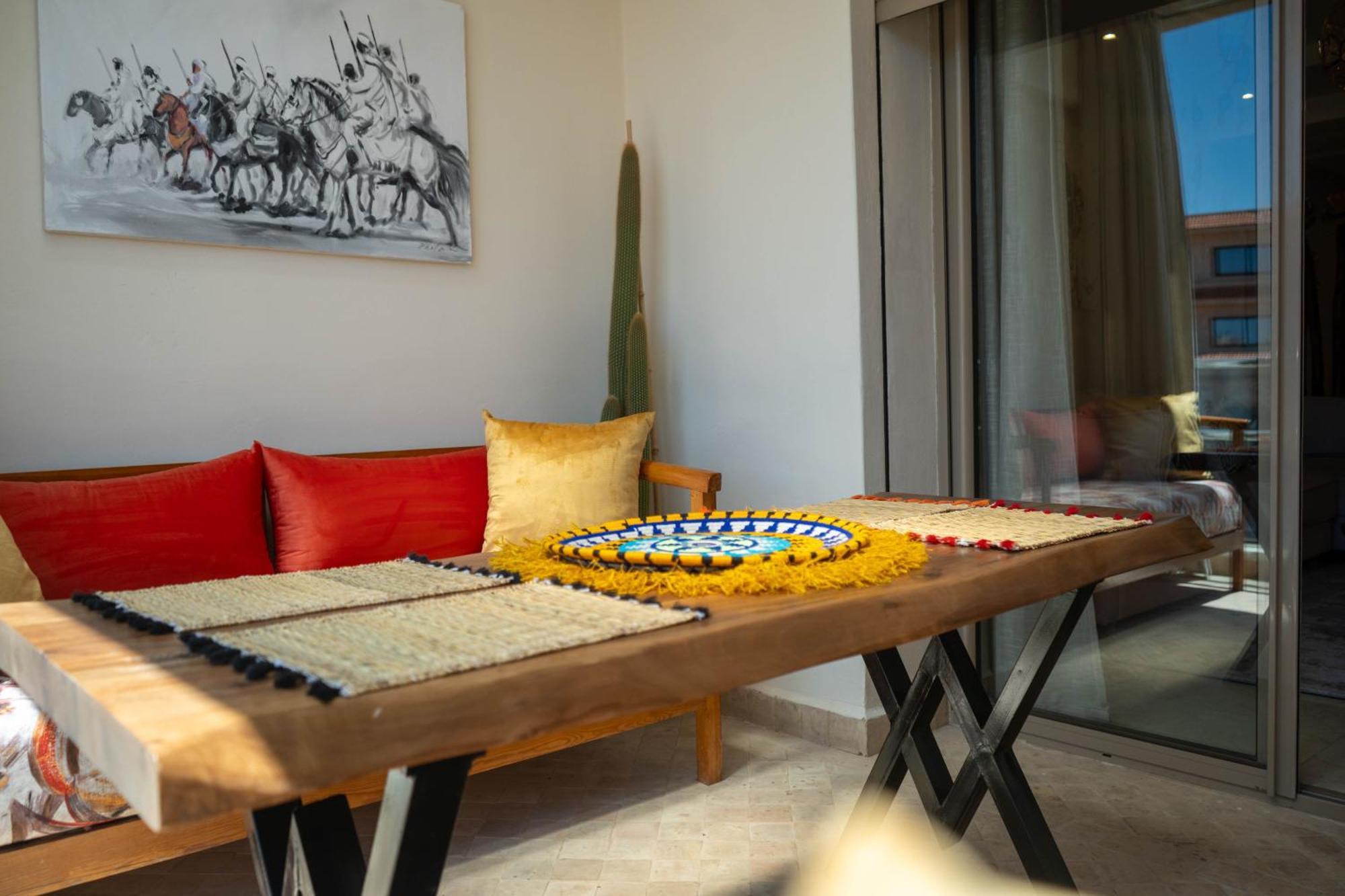 Magnifique Appartement Moderne De 2 Chambres Avec Piscine A 10 Min Du Centre De Marrakech Marrakesh Exteriör bild